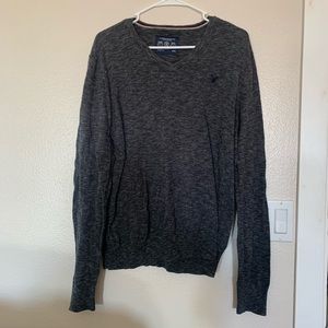 Men’s v-neck sweater